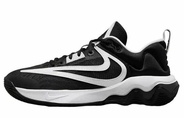 Nike Giannis Immortality 3