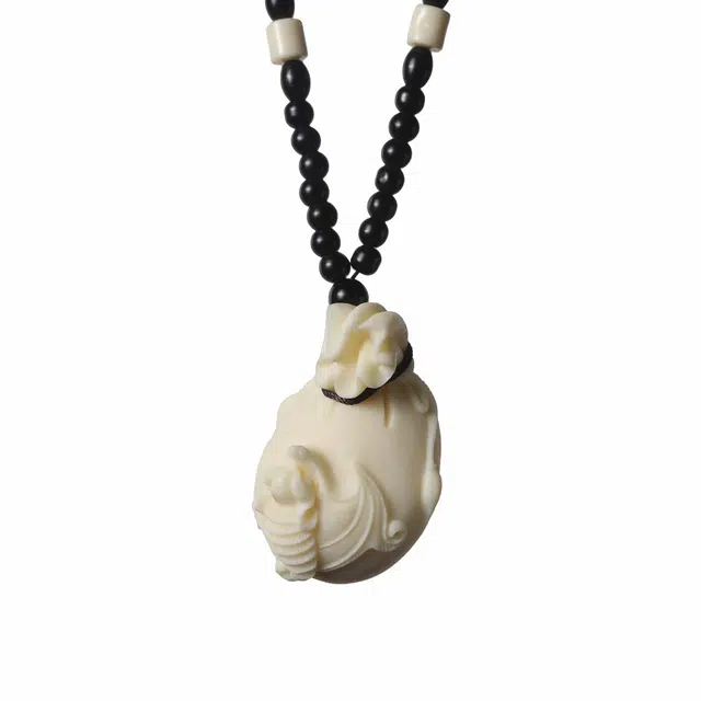 灵晔 新中式国潮文玩轻奢高级感雕刻挂件 八方来财 平安顺遂 招财纳福 财源广进转运上岸盘玩汽车挂饰 象牙果 手把件 男女同款情侣款