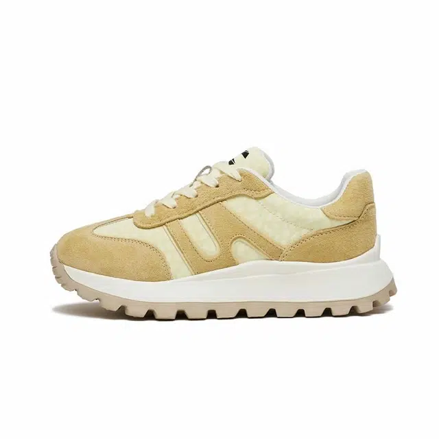 CAMEL ACTIVE