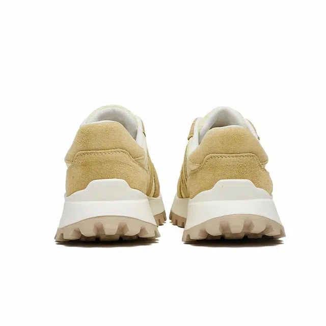 CAMEL ACTIVE