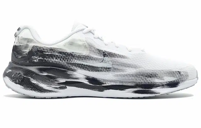 Nike REVOLUTION 7