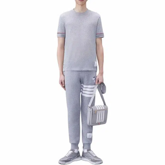 THOM BROWNE T