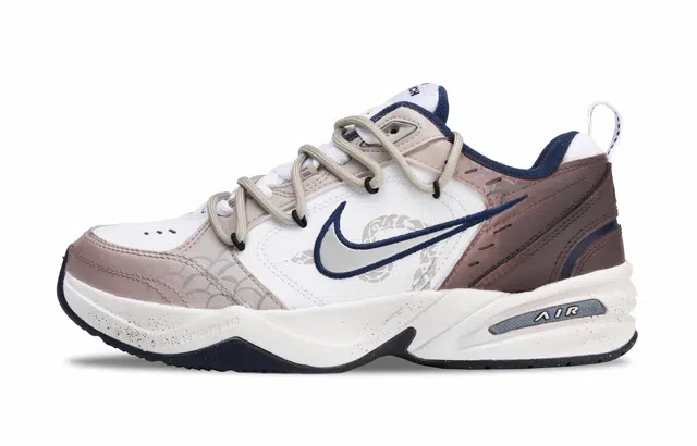 Nike Air Monarch 4