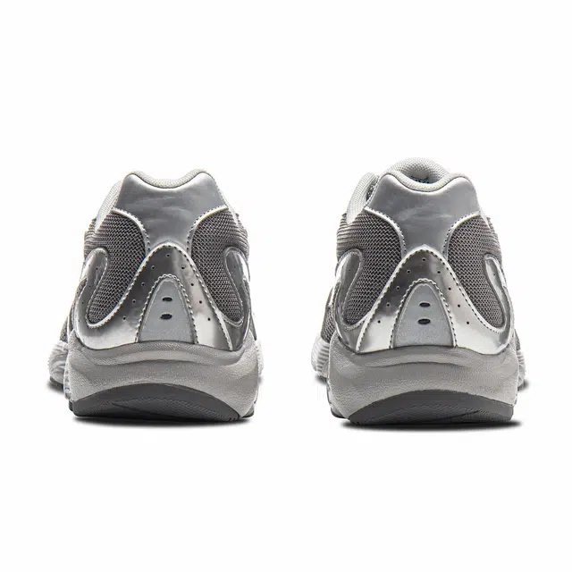 Mizuno SPARK CN III