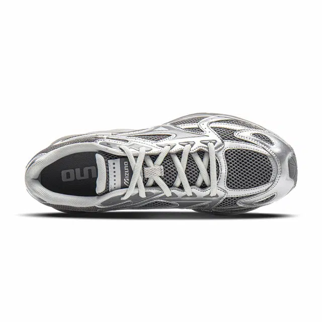 Mizuno SPARK CN III