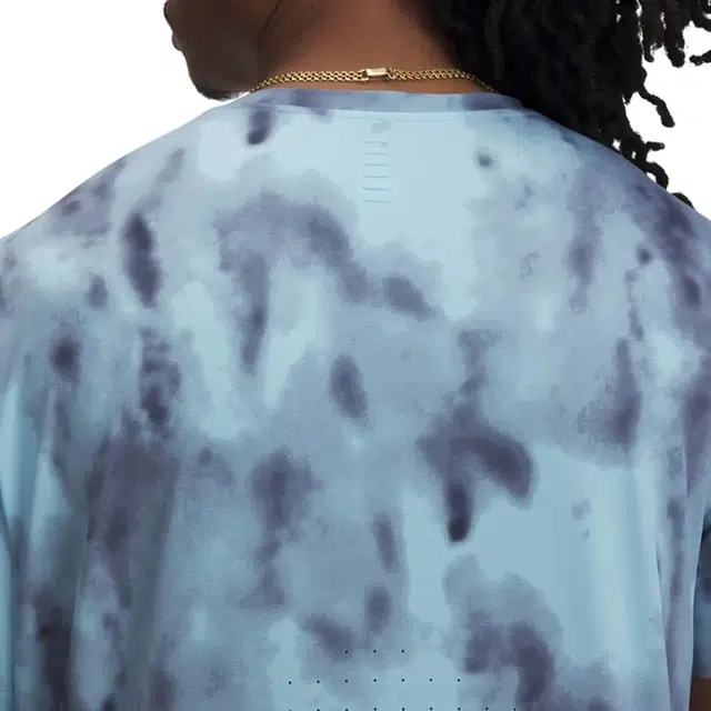 Under Armour Launch Elite T 494