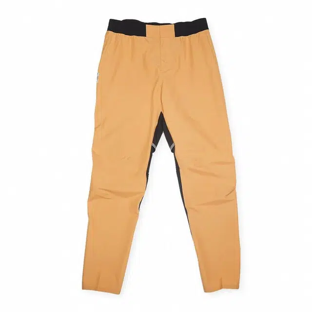 On Storm Pants logo