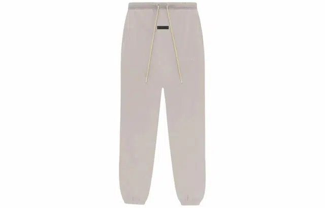 Fear of God Essentials FW23 weatpant Silver Cloud