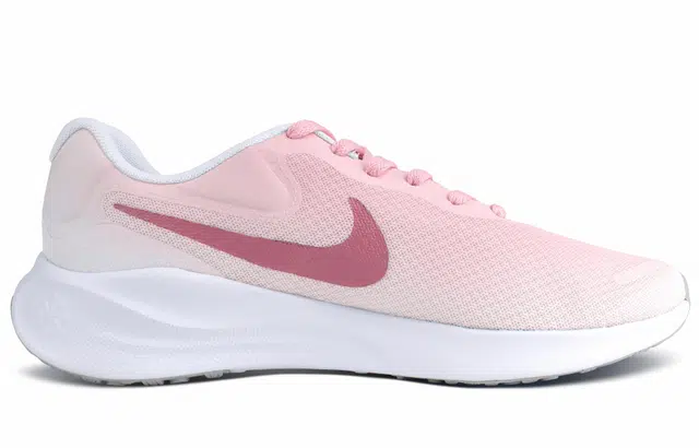 Nike REVOLUTION 7