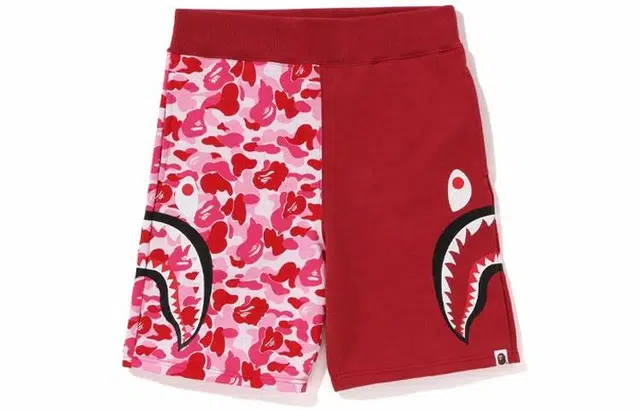 A BATHING APE Bape Shark Print Shorts