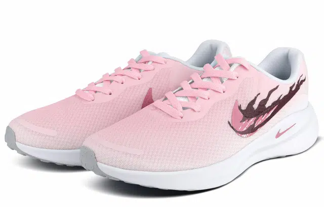 Nike REVOLUTION 7
