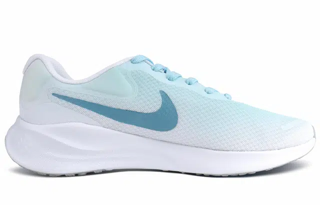 Nike REVOLUTION 7