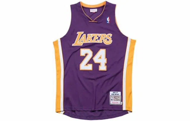 Mitchell & Ness Kobe Bryant 2006-07 Lakers Jersey