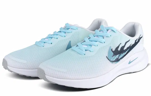 Nike REVOLUTION 7