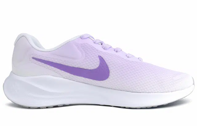 Nike REVOLUTION 7