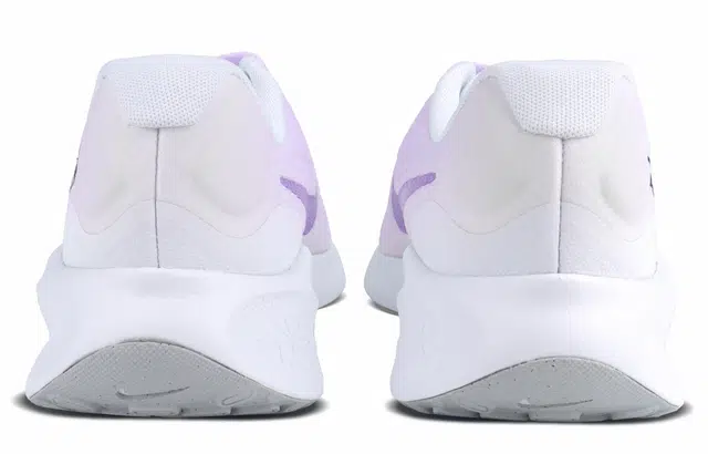Nike REVOLUTION 7