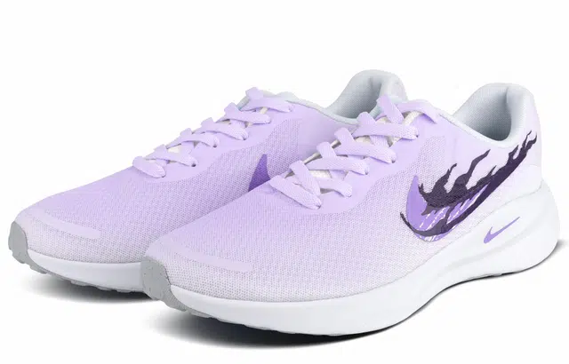 Nike REVOLUTION 7