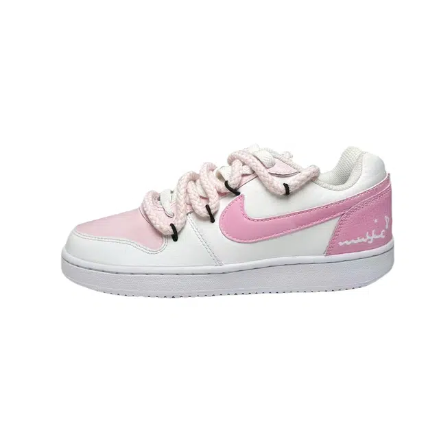 Nike EBERNON