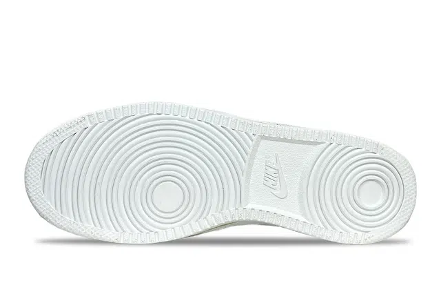 Nike EBERNON Low