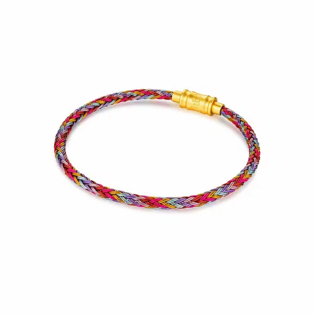 六福珠宝 梦幻彩钢丝路路通 新中式平安喜乐本命年开运学院手工编绳事事如意 国潮诸事顺利运气爆棚显白#好运 合金 手绳 男女同款情侣款