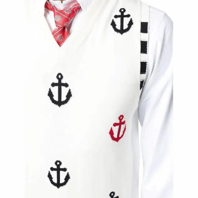 THOM BROWNE V
