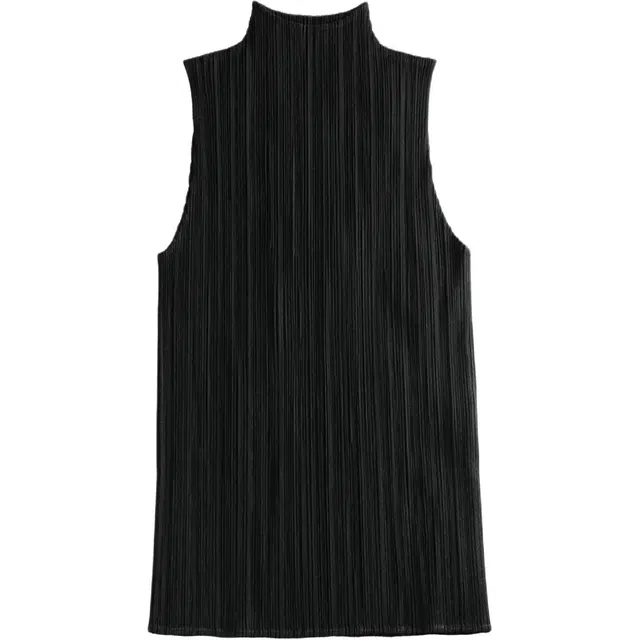 PLEATS PLEASE ISSEY MIYAKE