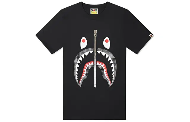 A BATHING APE T