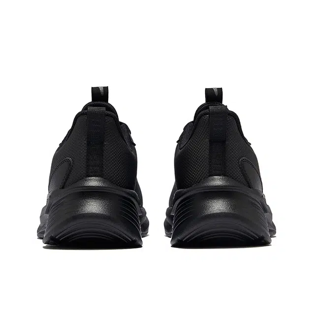 鸿星尔克 运动舒适 潮流减震透气轻便 低帮 休闲跑步鞋 男款 正黑