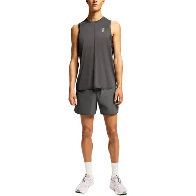 On Essential Shorts
