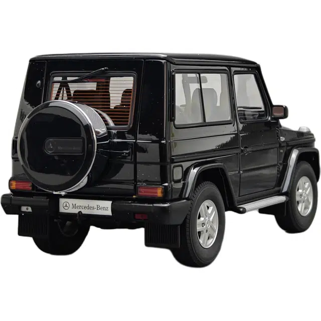 AUTOart 118 Benz G 500 1998 SWB