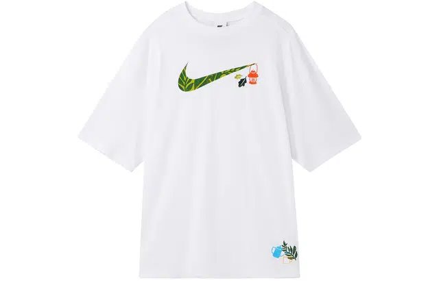 Nike Sportswear Swoosh T
