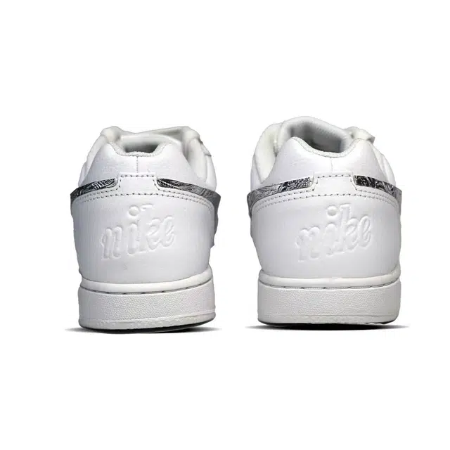 Nike EBERNON