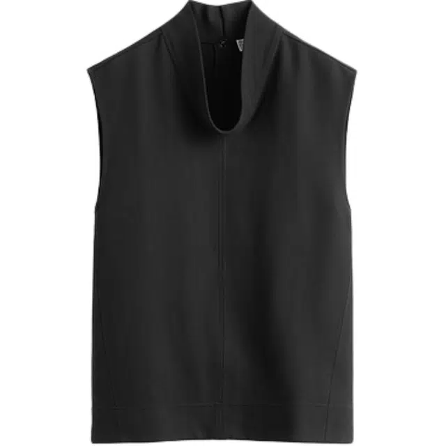 TOTEME T