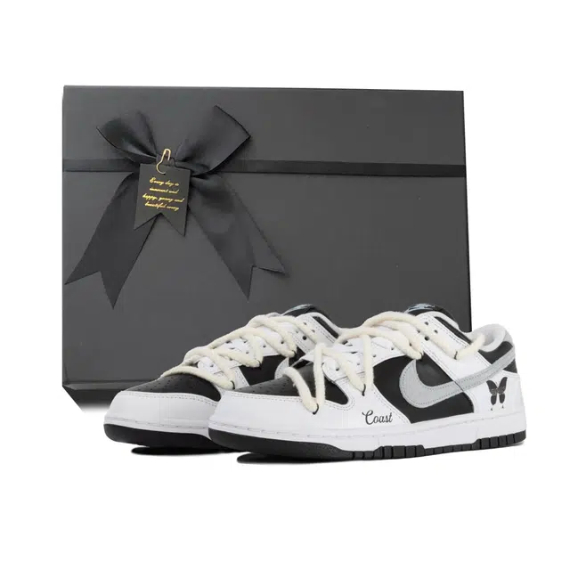 Nike Dunk Reverse Panda 2.0