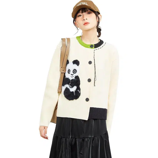 木果果木 小众设计熊猫贴布绣圆领宽松毛衣 女款 奶油黄