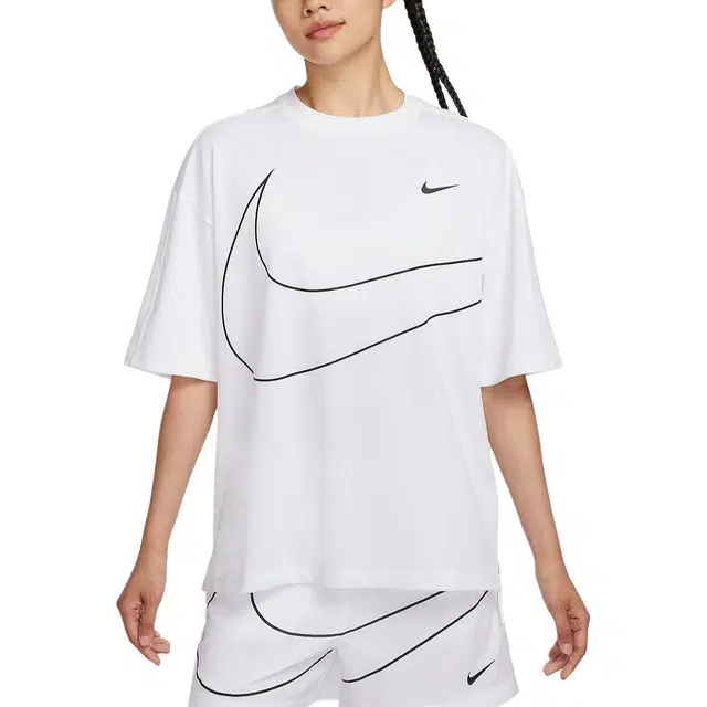 Nike Sportswear Swoosh T