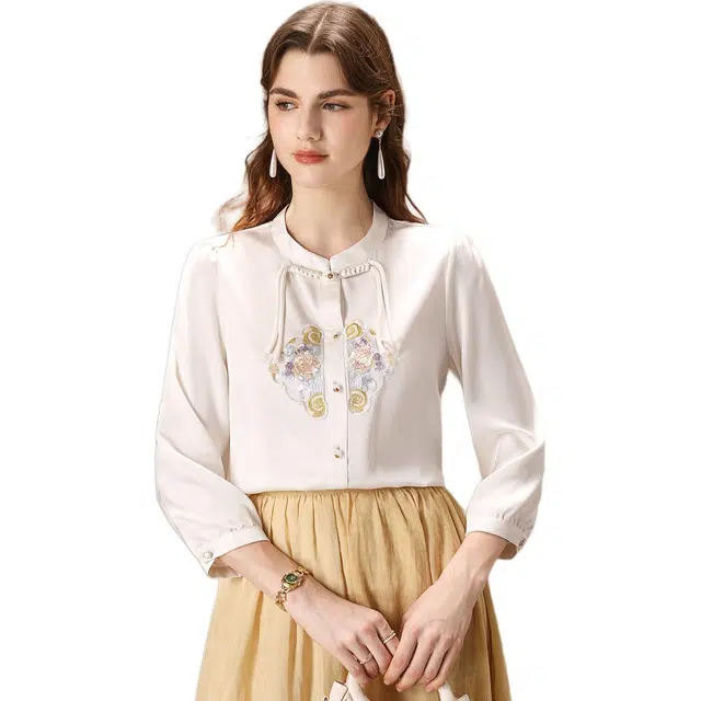 粉红玛琍 立领简约舒适刺绣七分袖衬衫 女款 白色