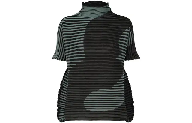 ISSEY MIYAKE Meander Knit Top