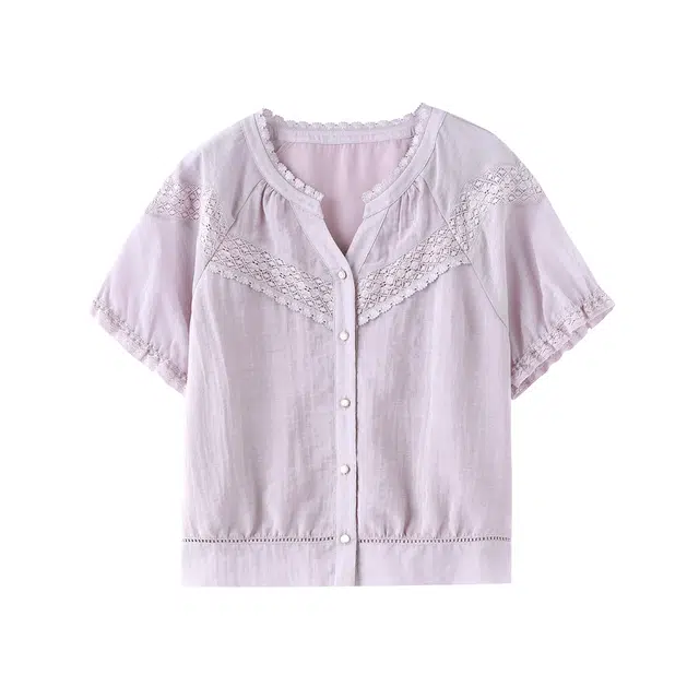 花栗鼠小姐 薄荷奶绿 日常洋气通勤风设计感开叉圆领拼接重工精致镂空蕾丝花边直筒宽松遮肉衬衫 女款