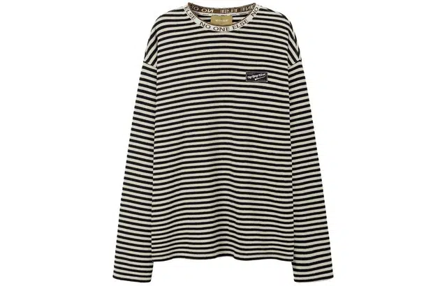 NO ONE ELSE Logo T