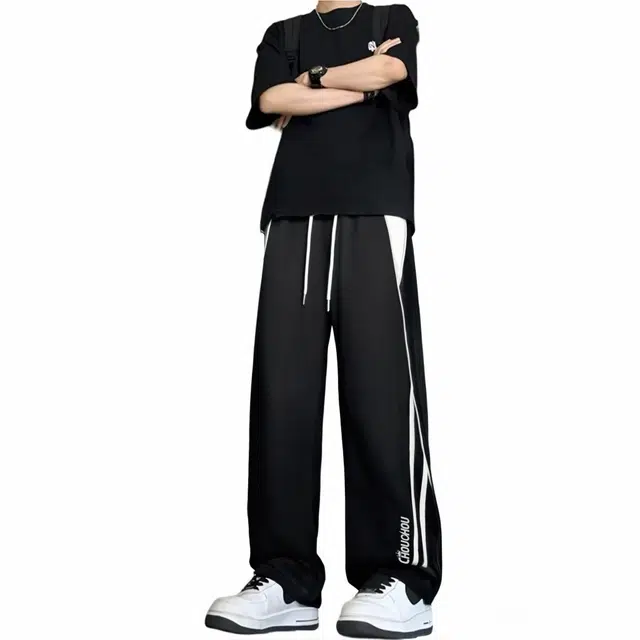 周同学 周杰伦 嘻哈街头美式运动侧边织带条纹拼接小众设计垂感透气直筒百搭基础款伞兵冰感中腰系带反光刻字膜工艺休闲裤 男女同款