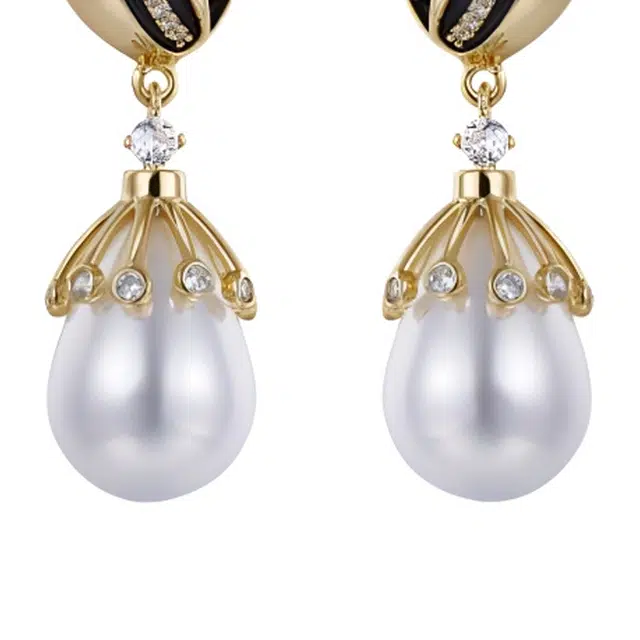 MIDNIGHT OPERA HOUSE 18K