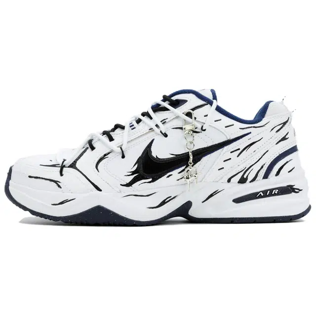 Nike Air Monarch 4