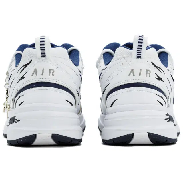 Nike Air Monarch 4