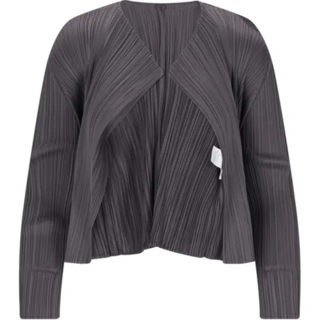 PLEATS PLEASE ISSEY MIYAKE