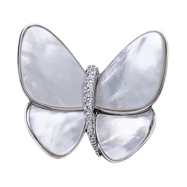 山一丸 个性胸花 破茧成蝶 优雅蝴蝶 母贝 胸针 女款