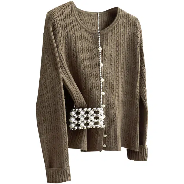 她池 简约风圆领正肩单排扣长袖休闲开衫针织衫 女款 咖色