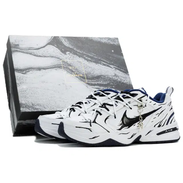 Nike Air Monarch 4