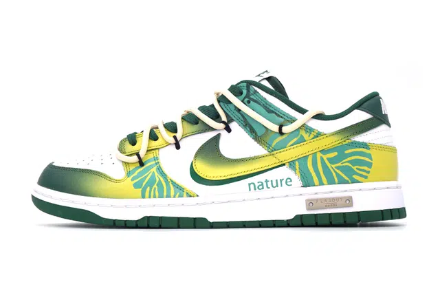 Nike Dunk Low Retro "Varsity Green"