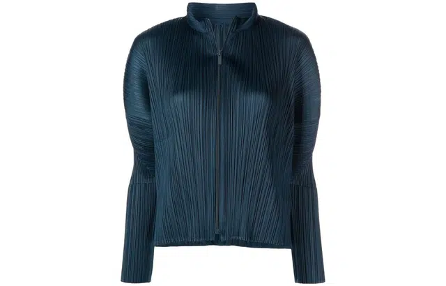 PLEATS PLEASE ISSEY MIYAKE